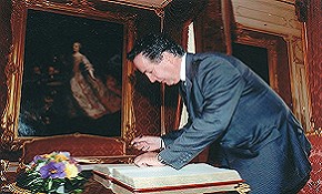Interjú, Ő Exelenciája, Bernard Leclerc Úrral Interjú, Ő Exelenciája, Bernard Leclerc Úrral
